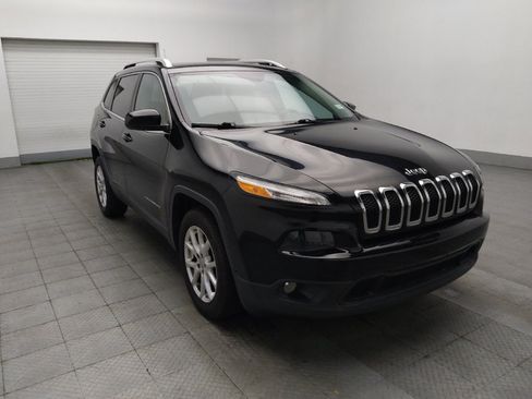 Used 2017 Jeep Cherokee Latitude FWD image 13