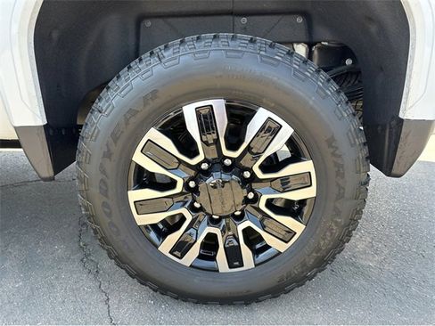 New 2025 GMC Sierra 3500 Denali Ultimate image 13