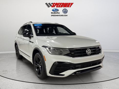 Certified 2023 Volkswagen Tiguan SE R-Line AWD/4WD image 2