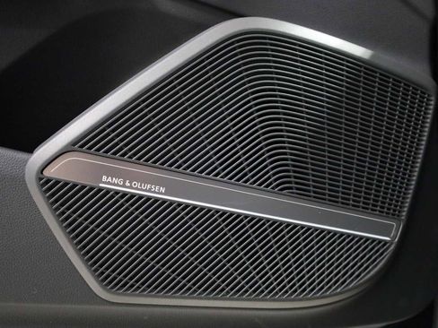 Used 2023 Audi Q5 2.0T Premium Plus w/ Premium Plus Package AWD/4WD image 17