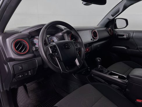 Used 2023 Toyota Tacoma TRD Sport AWD/4WD image 9