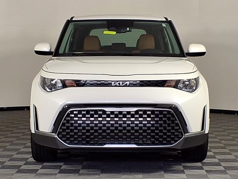 Used 2024 Kia Soul EX w/ Option Group 015 FWD image 2