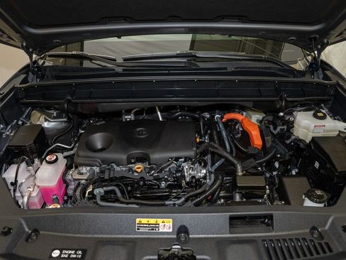 Used 2025 Toyota Highlander XLE image 22