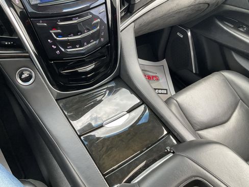 Used 2019 Cadillac Escalade ESV Platinum AWD/4WD image 23