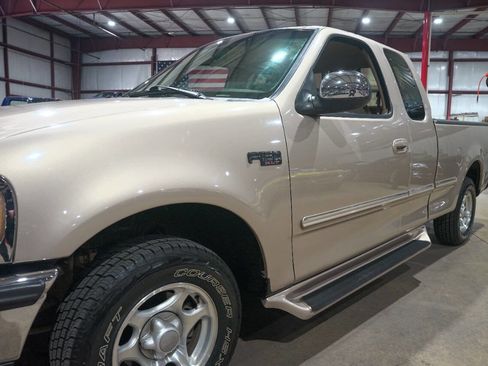 Used 1997 Ford F150 XLT RWD image 39