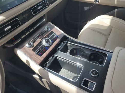 Certified 2023 Lincoln Aviator Reserve w/ Equipment Group 201A AWD/4WD image 21