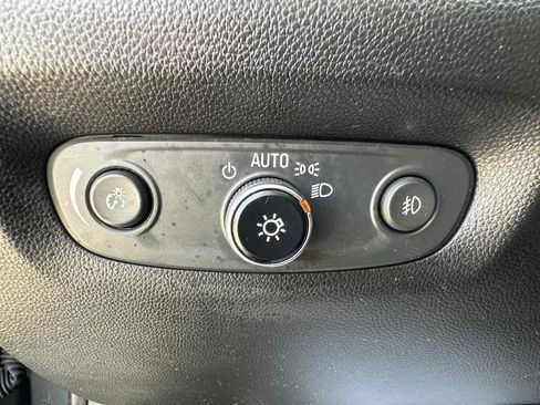 Used 2019 Chevrolet Traverse LT w/ LPO, Floor Liner Package AWD/4WD image 13