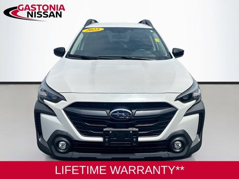 Used 2025 Subaru Outback Premium AWD/4WD image 2