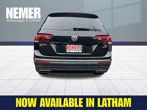 Used 2018 Volkswagen Tiguan SEL AWD/4WD image 3