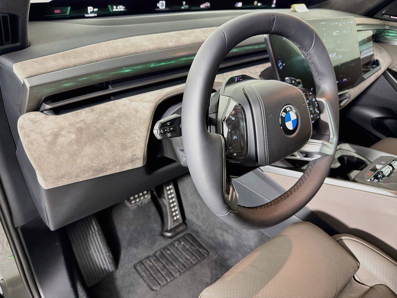 New 2027 BMW X5 xDrive40i w/ M Sport Professional Package AWD/4WD image 9