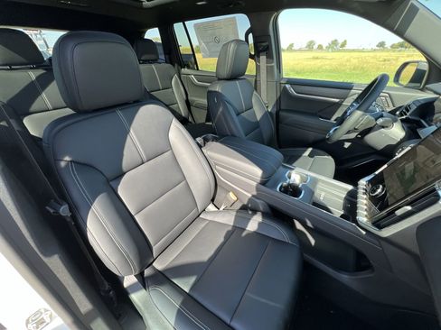 New 2026 GMC Acadia Elevation w/ Elevation Premium Package AWD/4WD image 29