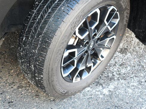 Used 2023 Hyundai Santa Cruz SEL Premium image 11