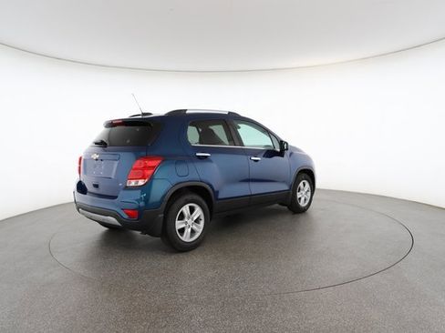 Used 2019 Chevrolet Trax LT w/ LT Convenience Package image 18