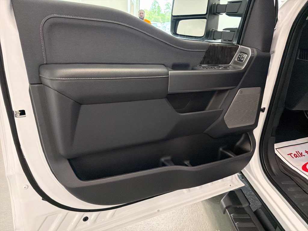 New 2027 Ford F250 Lariat w/ Black Appearance Package AWD/4WD image 11