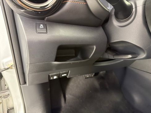 Used 2018 Nissan Kicks SR w/ Premium Package FWD image 13