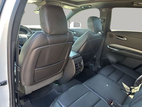 Used 2019 Cadillac XT4 Premium Luxury w/ Enhanced Visibility Package image 18