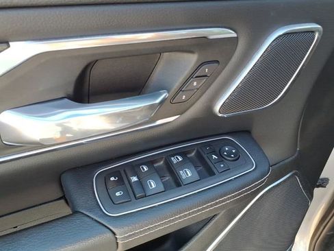 Used 2023 RAM 1500 Laramie AWD/4WD image 12