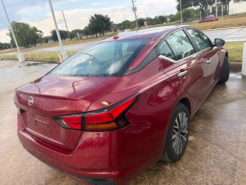 Used 2025 Nissan Altima 2.5 SV FWD image 5