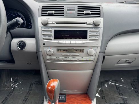Used 2011 Toyota Camry Hybrid w/ Leather Pkg FWD image 15