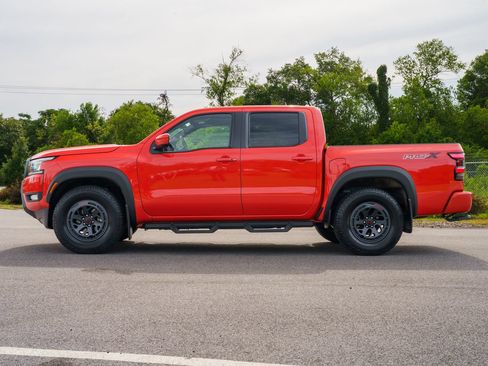 Used 2025 Nissan Frontier Pro-X RWD image 6