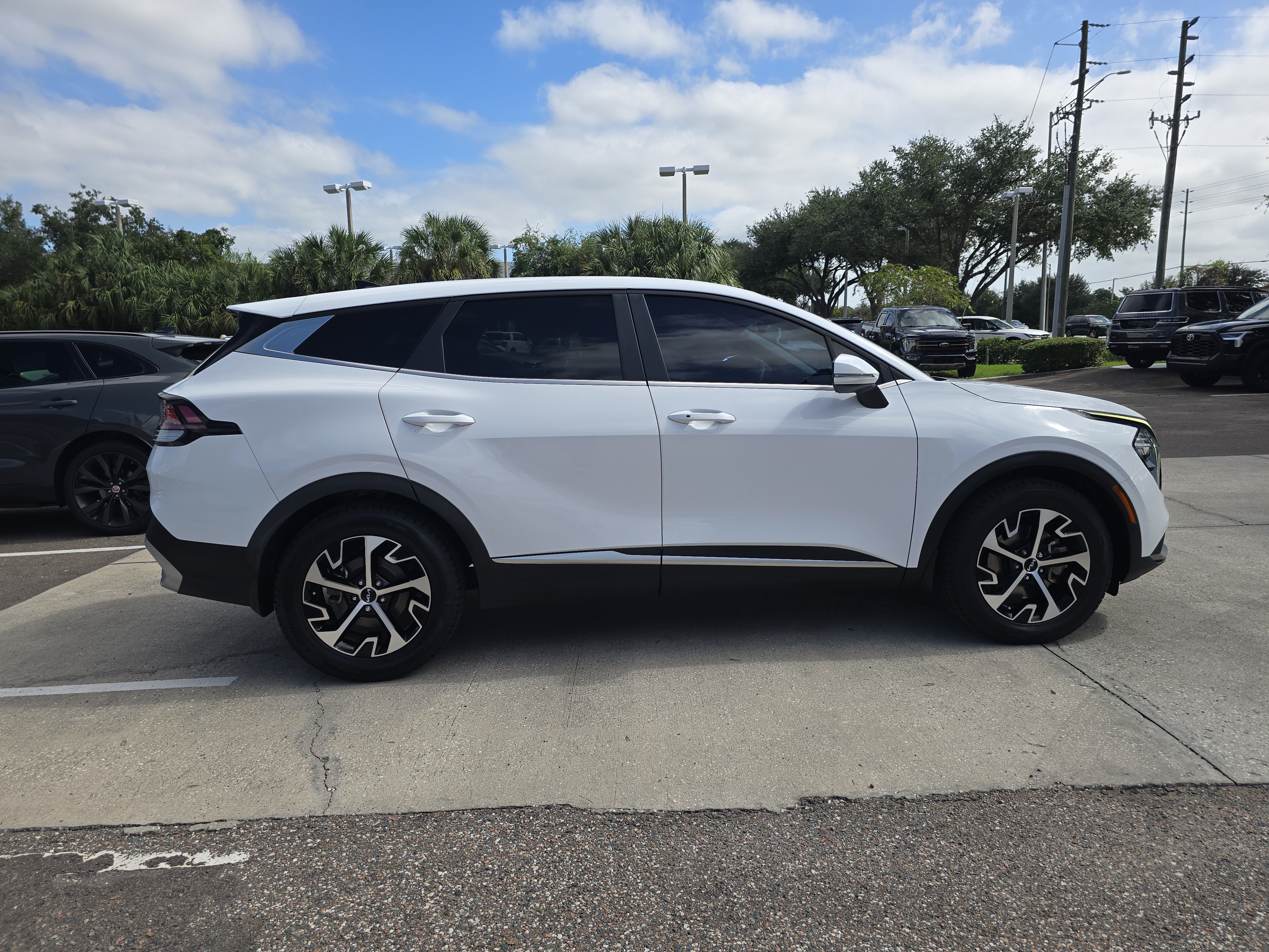 Certified 2023 Kia Sportage EX FWD image 8