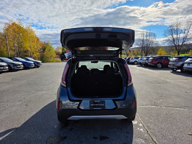 Certified 2025 Kia Soul LX w/ LX Technology Package FWD image 10