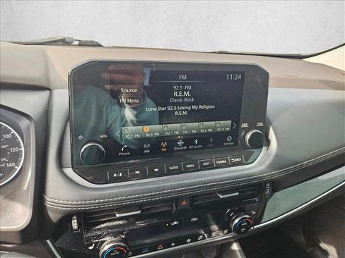 Used 2023 Nissan Rogue SL w/ SL Premium Package image 18