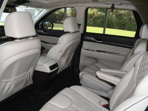 Used 2021 Hyundai Palisade Calligraphy image 15