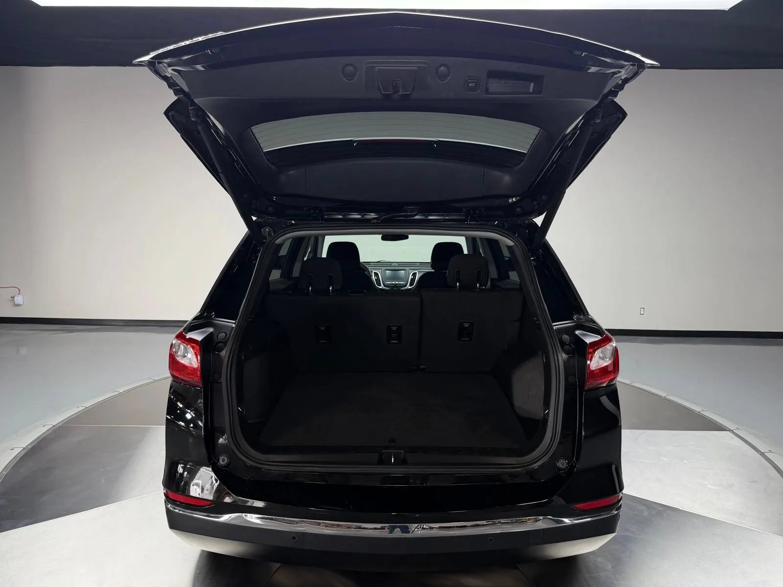 Used 2018 Chevrolet Equinox LT FWD image 13