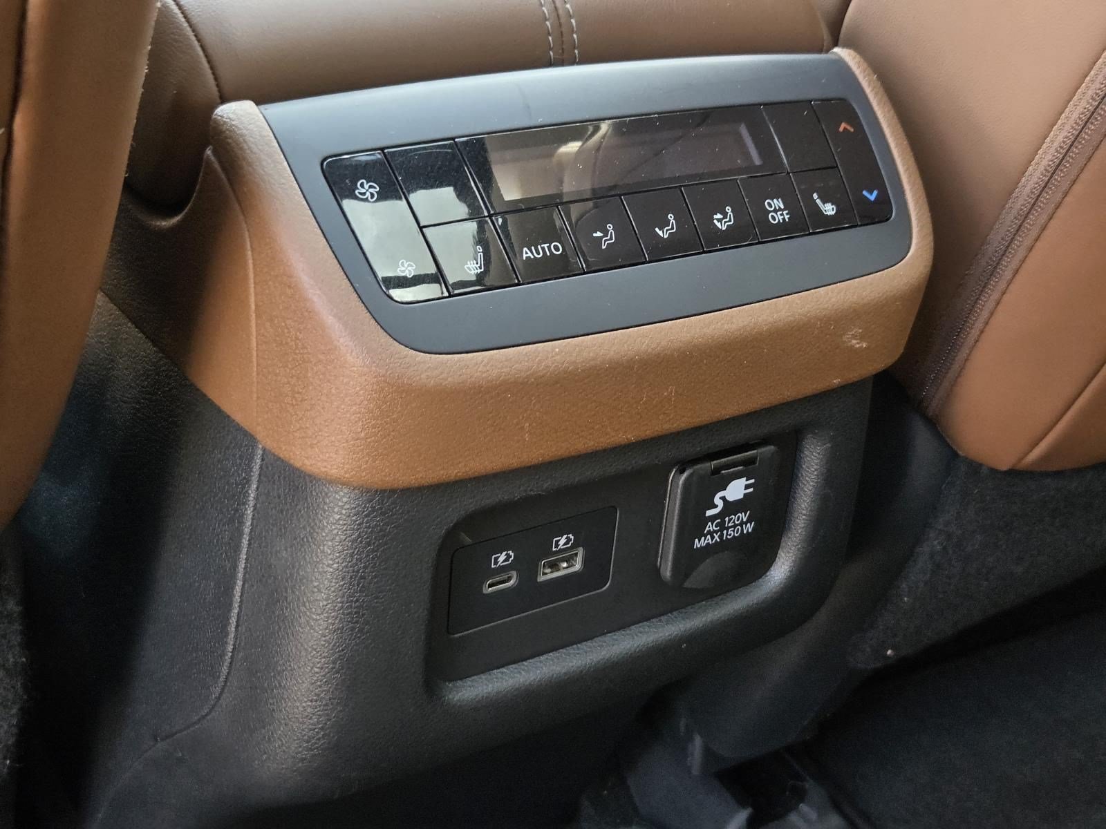 Used 2024 Nissan Pathfinder Platinum FWD image 21