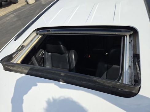 Used 2019 Jeep Grand Cherokee Altitude image 3