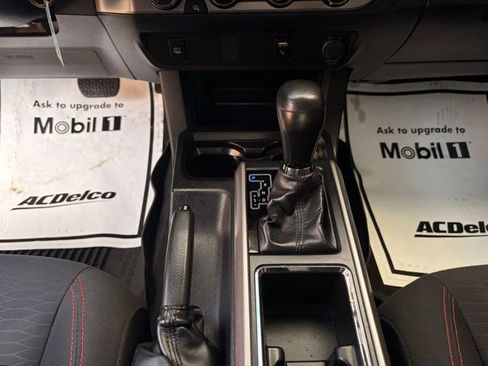 Used 2021 Toyota Tacoma TRD Sport image 26