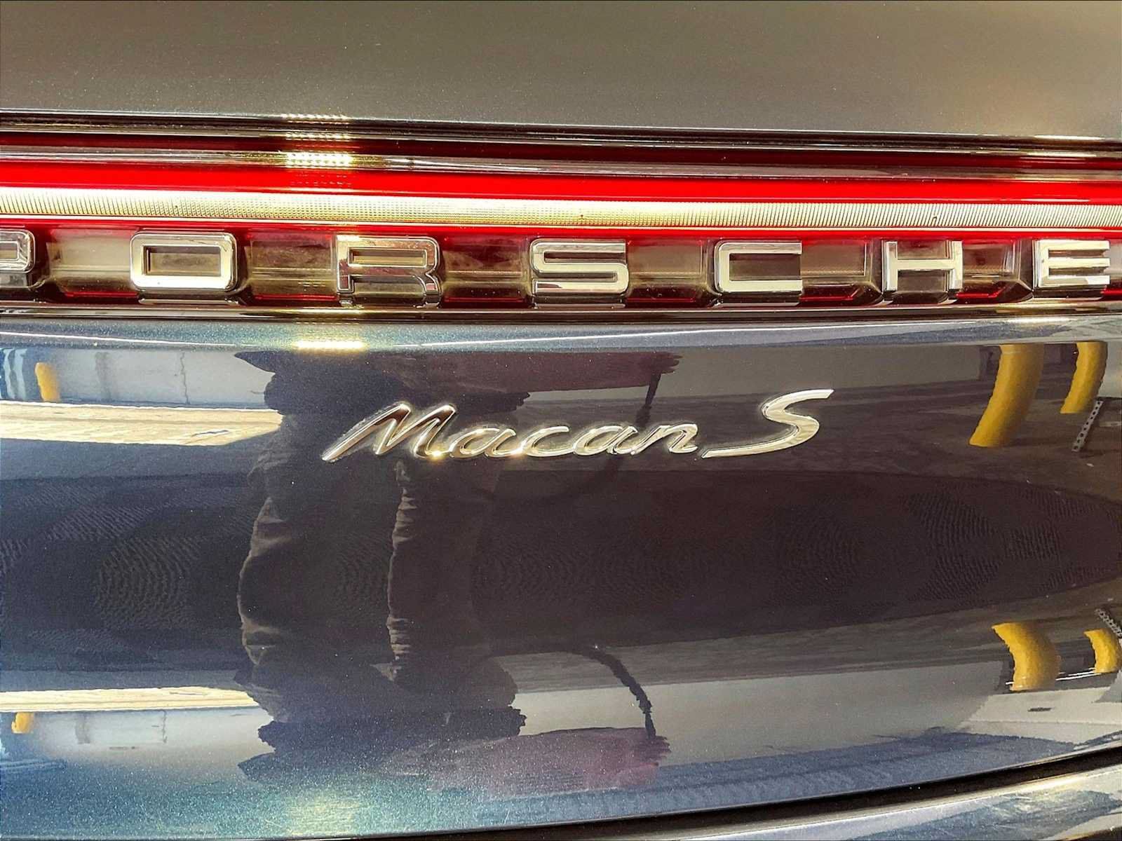 Certified 2021 Porsche Macan S w/ Premium Package Plus AWD/4WD image 35