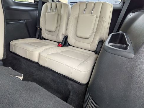 Used 2016 Ford Explorer Platinum AWD/4WD image 29