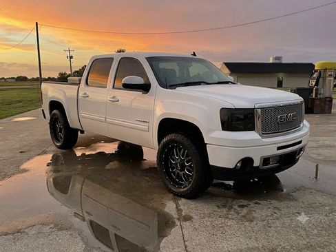 Used 2011 GMC Sierra 1500 Denali AWD/4WD image 2