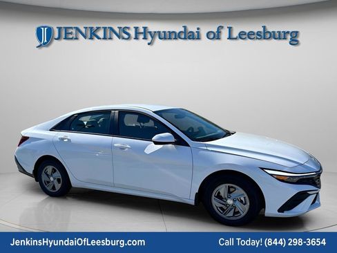 New 2026 Hyundai Elantra SE image 7