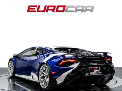 Used 2023 Lamborghini Huracan Tecnica image 3