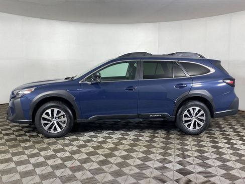 Used 2025 Subaru Outback Premium AWD/4WD image 27