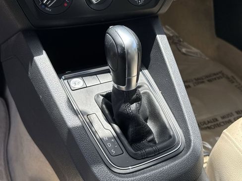 Used 2015 Volkswagen Jetta SE FWD image 20