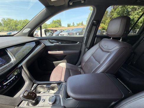 Used 2021 Cadillac XT6 Premium Luxury AWD/4WD image 23