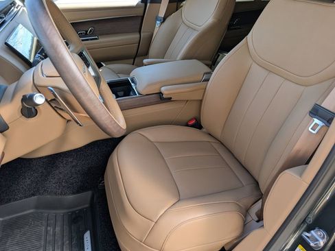 New 2026 Land Rover Range Rover Long Wheelbase SE AWD/4WD image 6