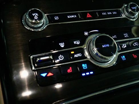 Used 2023 Lincoln Nautilus Reserve w/ Monochromatic Package image 24