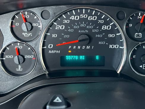 Used 2017 Chevrolet Express 3500 LT w/ LT Preferred Equipment Group image 26