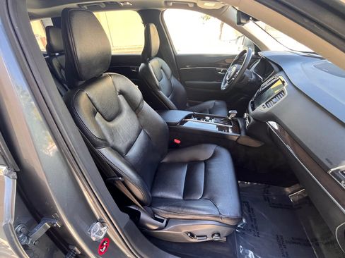Used 2019 Volvo XC90 T6 Momentum w/ Advanced Package AWD/4WD image 12