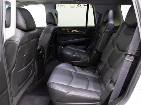 Used 2017 Cadillac Escalade Premium Luxury image 8