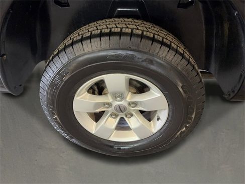 Used 2023 RAM 1500 Classic SLT w/ Trailer & Traction Group image 9