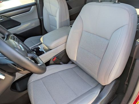 Used 2025 GMC Acadia Elevation image 9