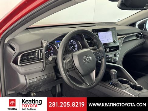 Certified 2023 Toyota Camry SE w/ Convenience Package image 15