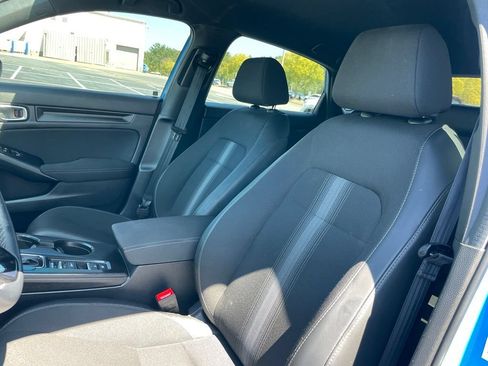 Used 2025 Honda Civic Sport image 25