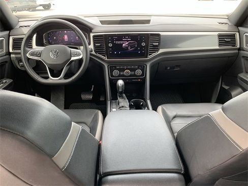 Used 2020 Volkswagen Atlas Cross Sport SEL Premium image 15